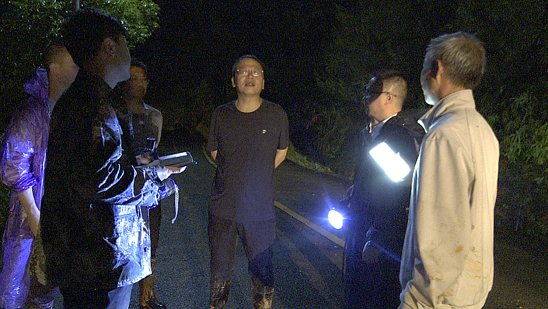 伍志平一线指挥抢险救援