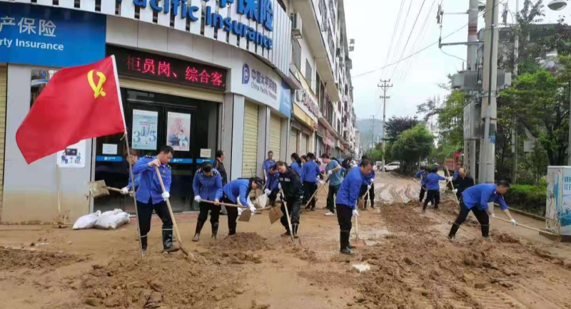 縣城管局： 最是風(fēng)雨映初心，永葆本色擔(dān)使命