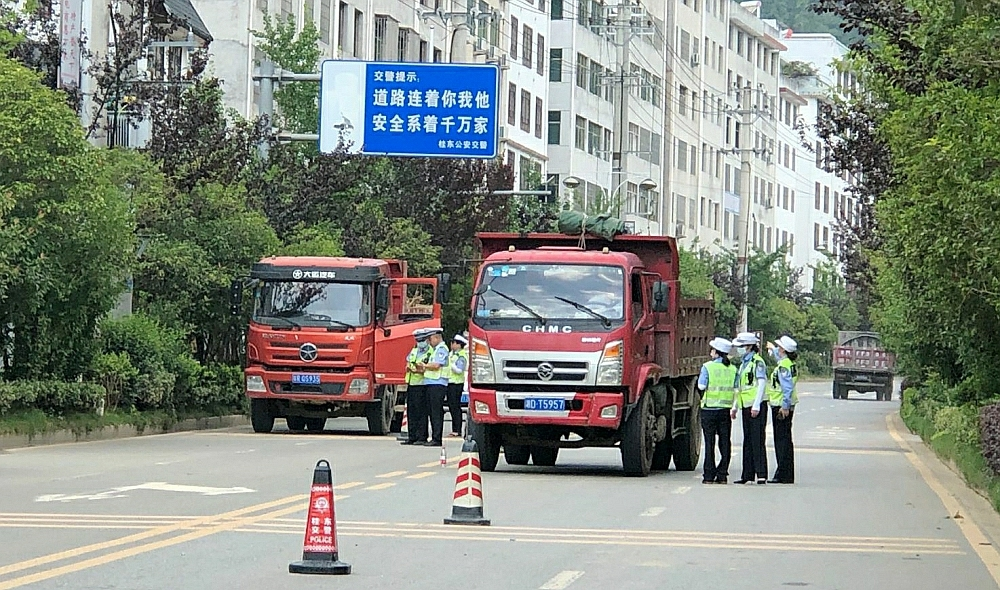 伍志平带队开展交通问题顽瘴痼疾城区集中执法专项检查