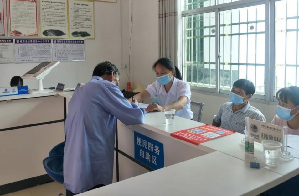 致敬！抗疫一线女支书的一天