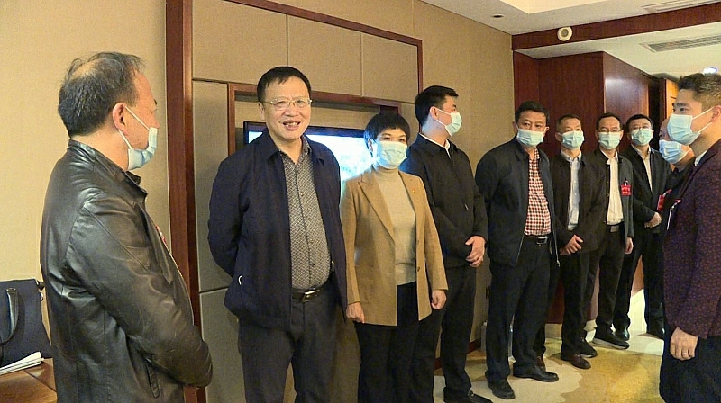 【聚焦两会】伍志平 刘真等县领导看望政协委员