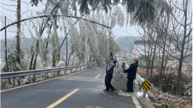沤江镇：积极应对冰雪天气 保障群众出行安全