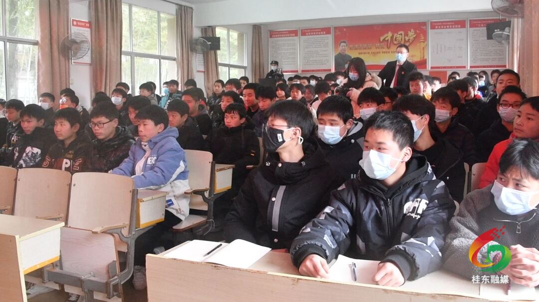 县法院：开展“开学第一课”法治进校园宣传活动