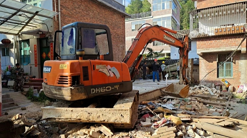 沤江镇：拆除违建房 筑牢安全线
