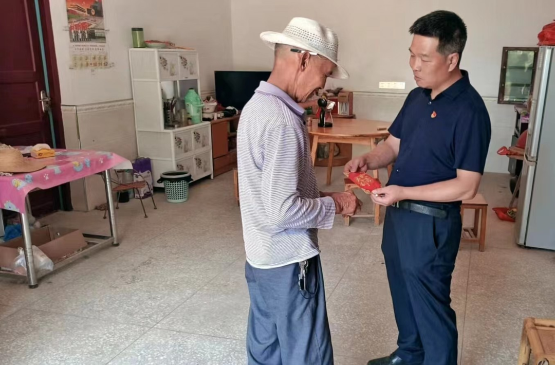 公路建设养护中心：走访慰问退伍军人