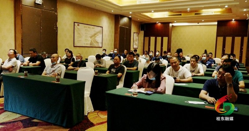 我县组织收看全国老兵宣讲团主题巡回宣讲报告会