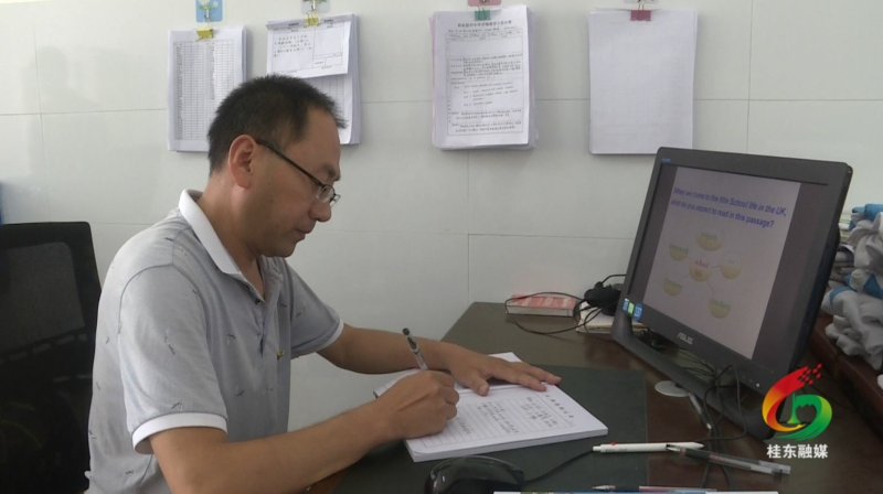 李应深：坚守初心 做党和人民满意的好老师