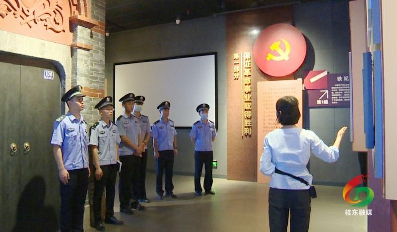 县公安局举行“从警第一课”活动