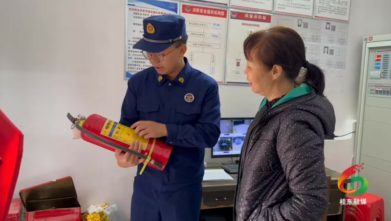 我县强化排查整治 畅通消防安全通道