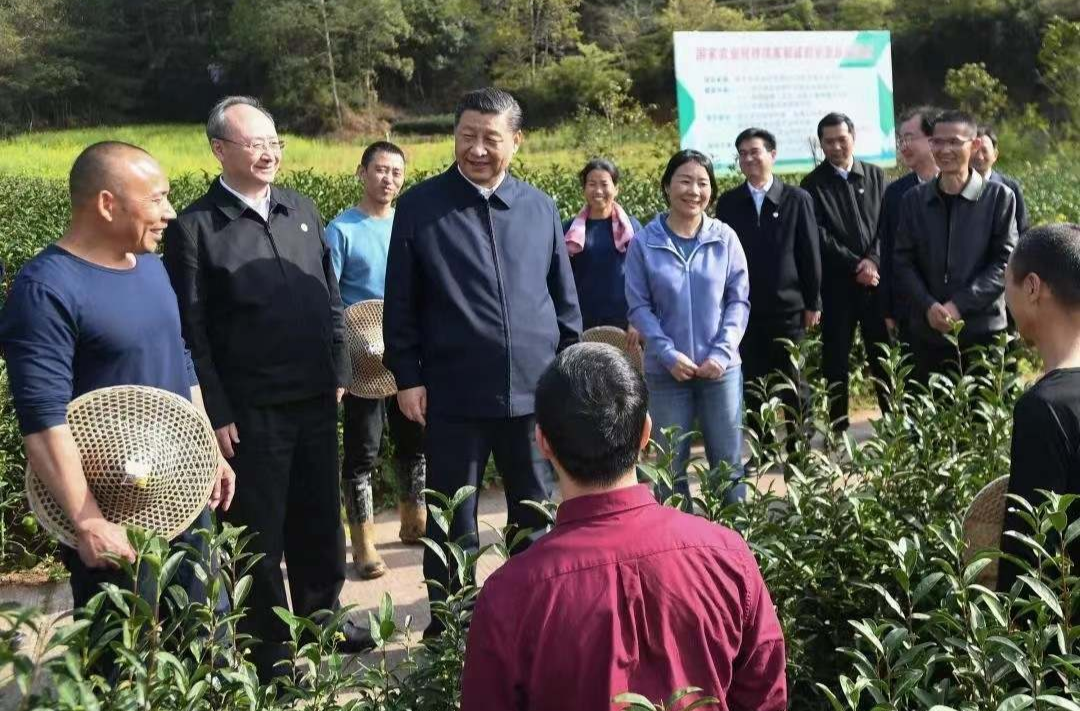 总书记与追梦人的温暖瞬间丨“中国要强盛、要复兴，就一定要大力发展科学技术”