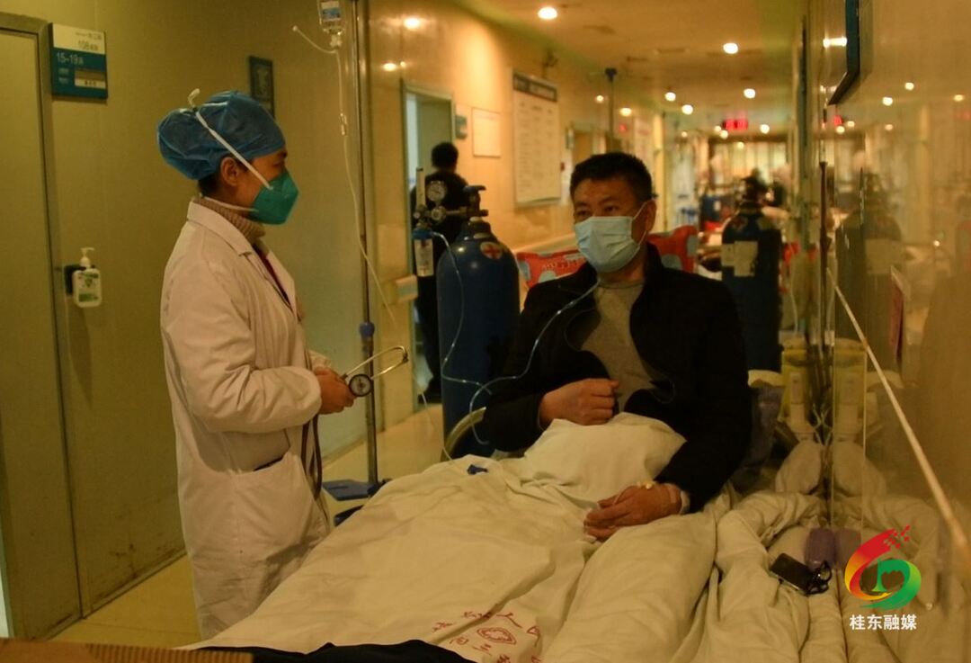 白衣执甲  守护人民生命健康
