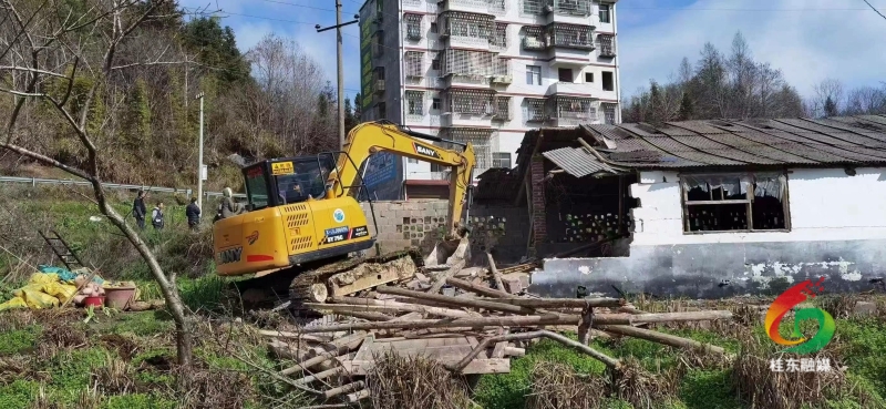 旅发进行时·城乡风貌大提质|沙田镇：“亮剑”违章建筑  攻坚风貌提质