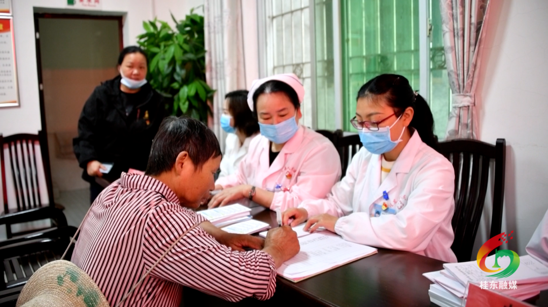 学思践悟二十大|县委统战部组织医疗队开展入村义诊活动