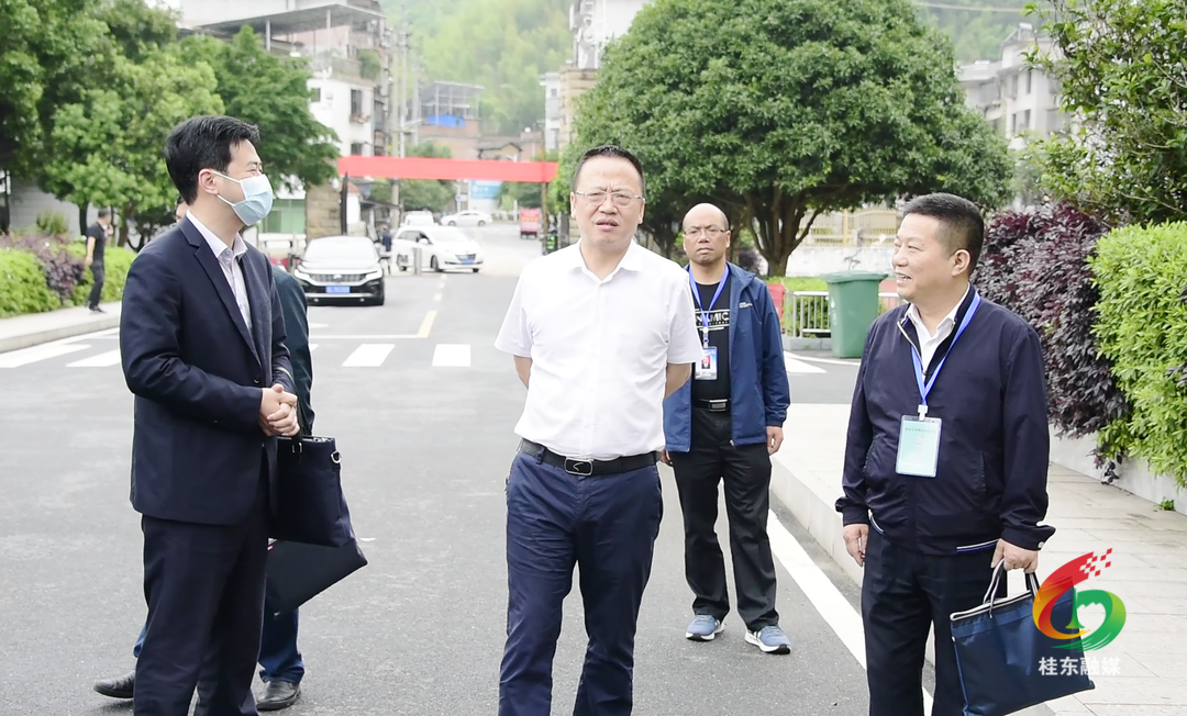 伍志平调研沤江中学教育教学工作