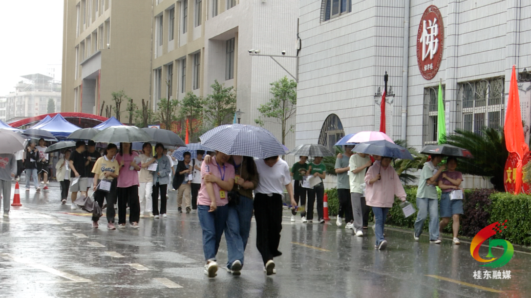高考圆满结束 我县交出一份平安暖心答卷