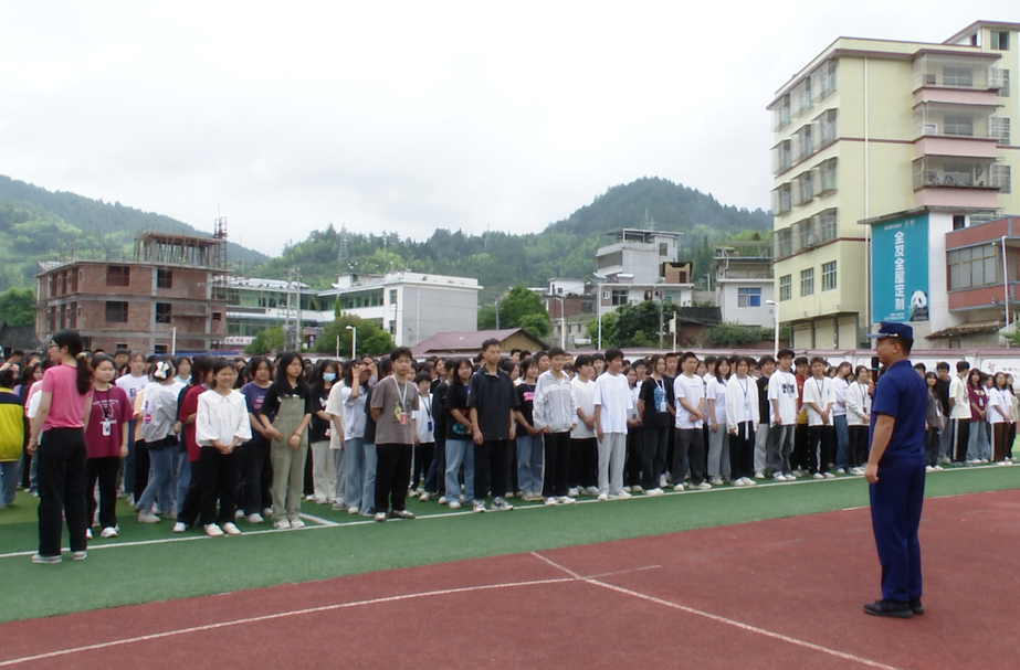 县消防救援大队进校园开展消防安全教育