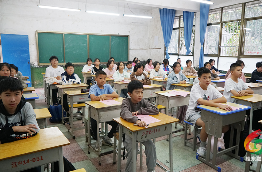 我县各中小学幼儿园迎来开学第一天