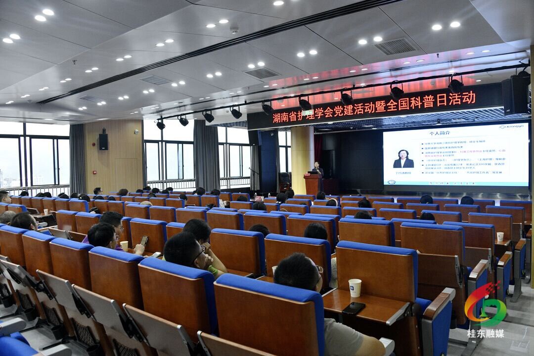 省护理学会到县人民医院开展健康科普活动  