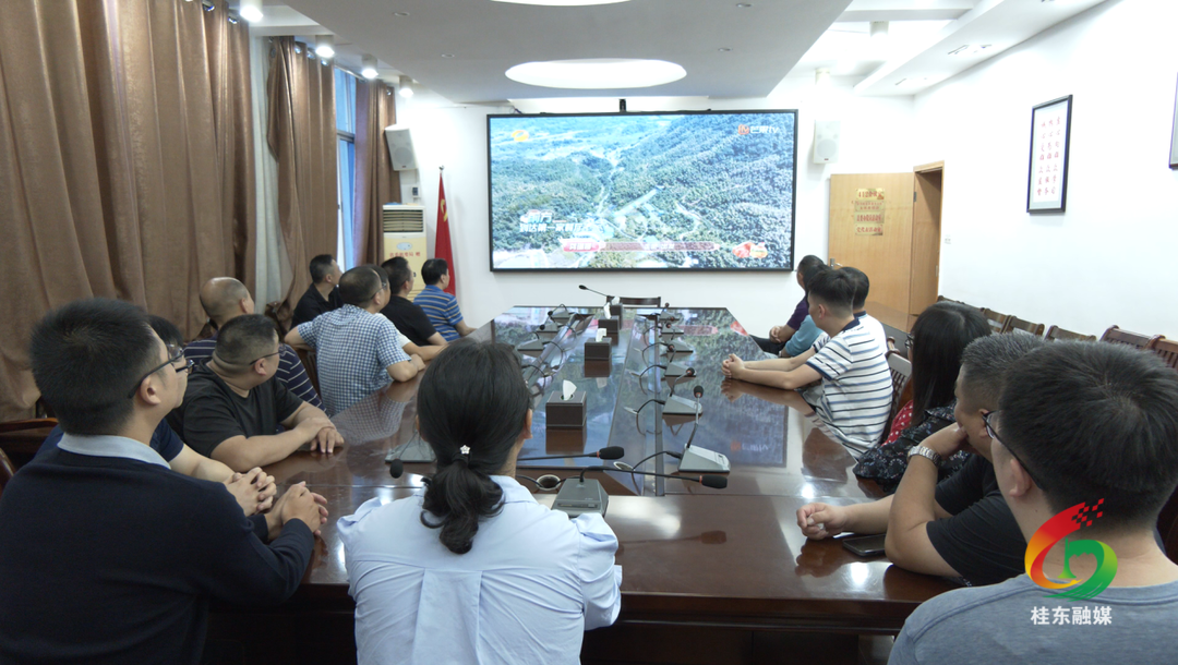 我县广大干部群众收看《中国有滋味郴州篇》《山水间的家》