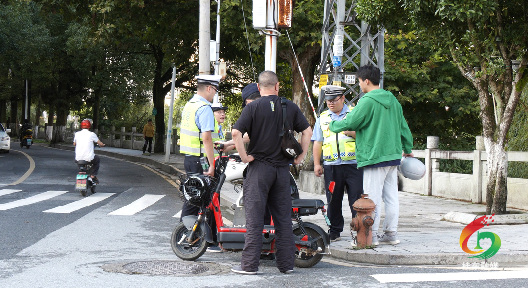 我县整治与教育并举 营造安全畅通节前道路交通环境