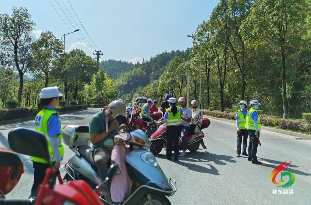 “双节”我在岗 安全守护不“打烊”