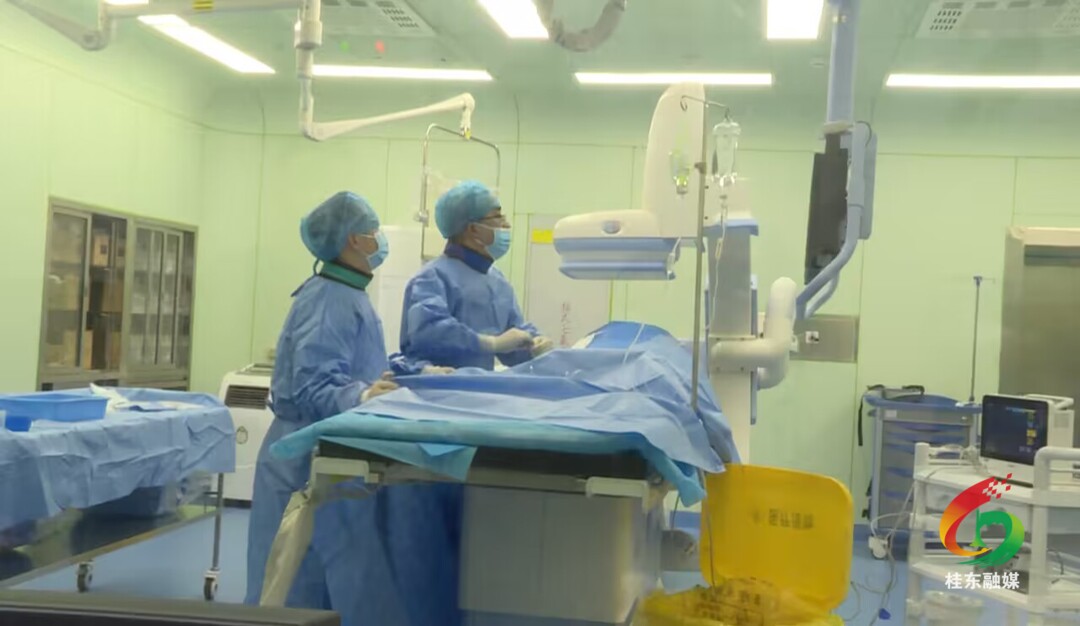 县人民医院引进冠心病介入治疗新技术