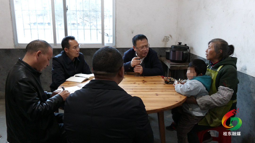 伍志平开展“四下基层”暨“走找想促”活动