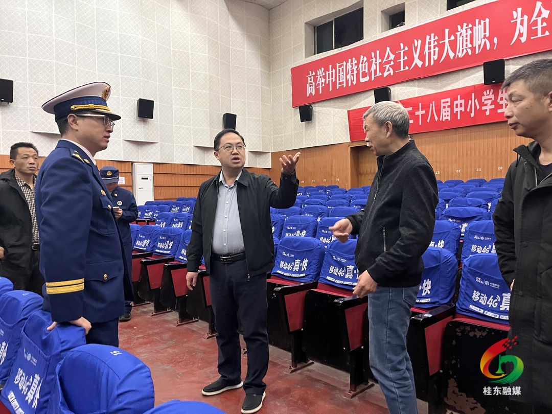 县领导带队检查安全生产工作