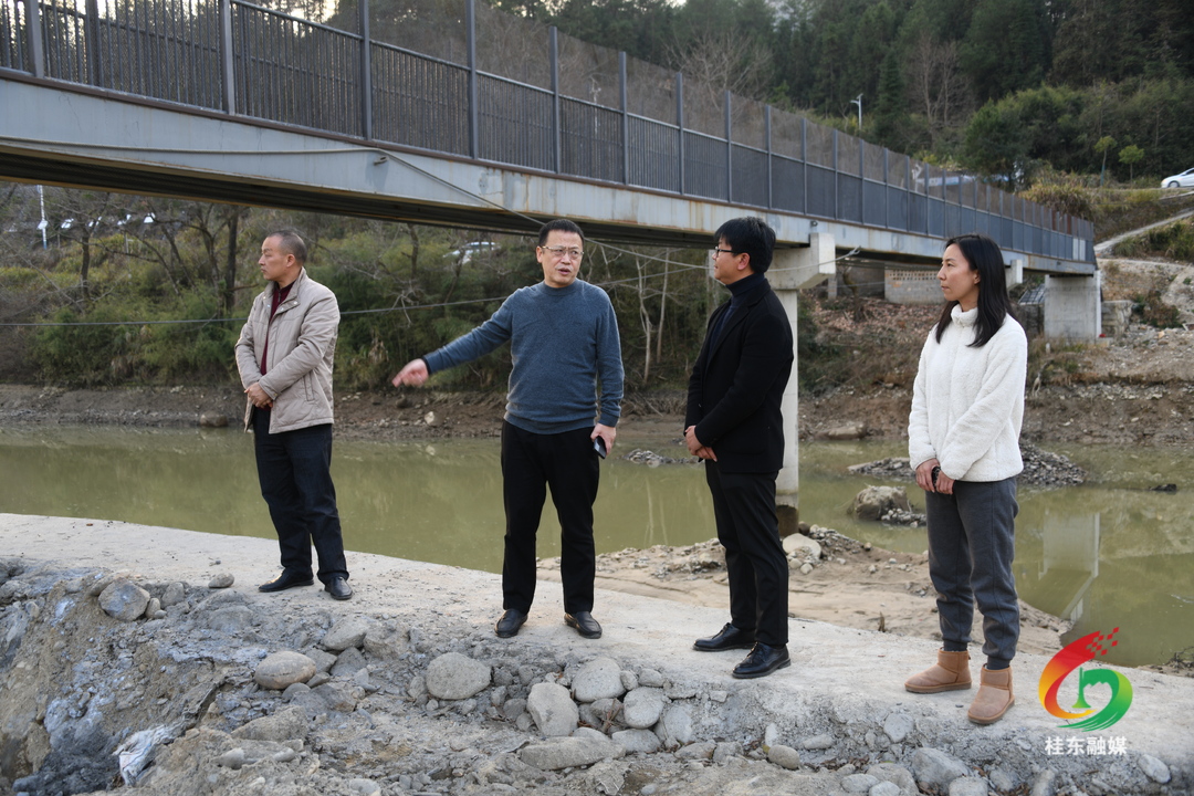 伍志平跟踪调研发现问题整改推进工作