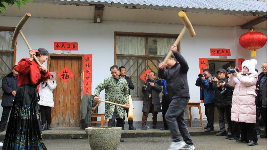 县摄影家协会开展“文明实践下基层  拍摄美好生活”志愿服务活动