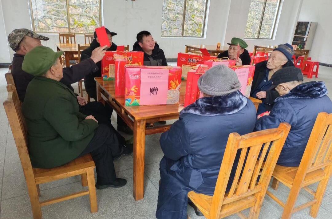 寨前镇：笃志躬行践诺言 春节慰问守初心