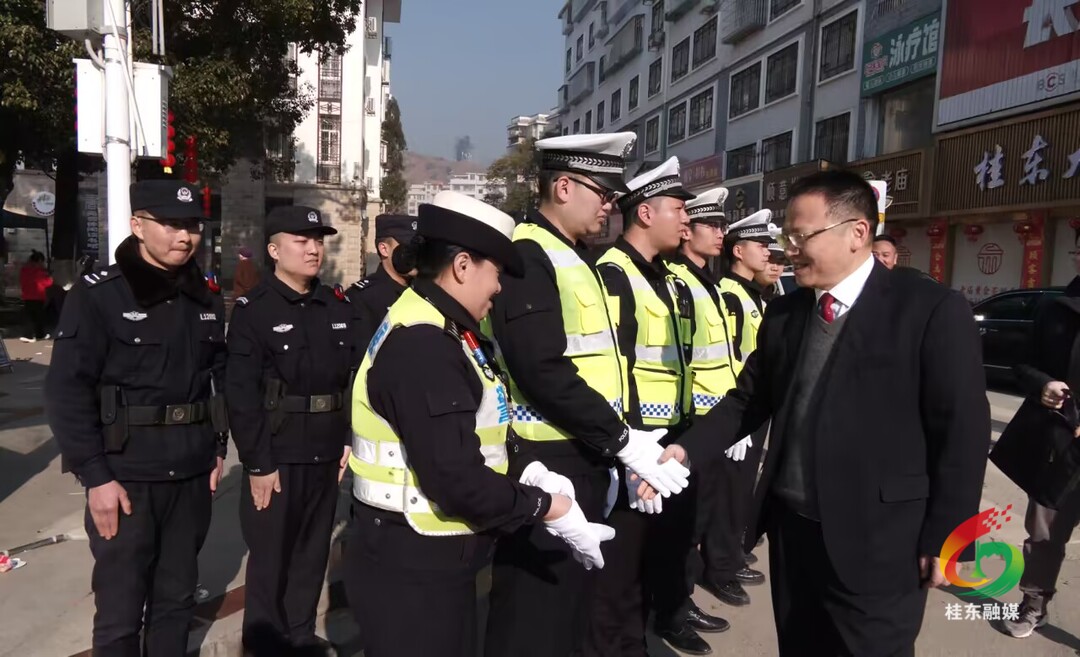 大年初一！伍志平走访慰问一线工作人员