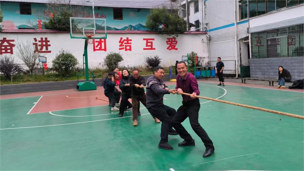 青山乡：拔河比赛迎新春  热热闹闹开新局
