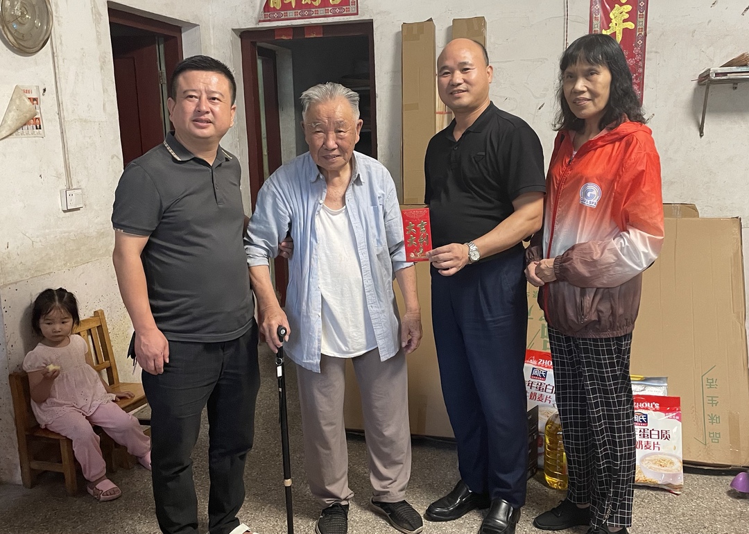 桂东：走访慰问退役军人 社会组织彰显担当