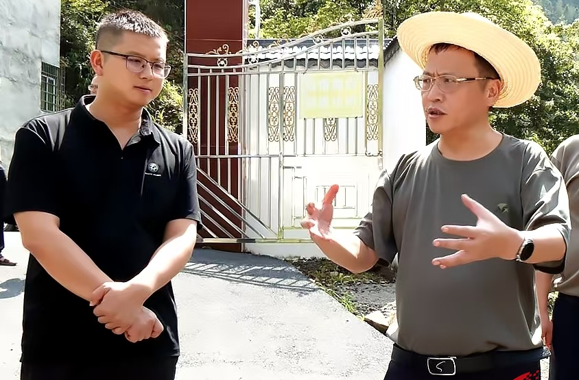 伍志平调研青山乡宋坪林场灾后恢复重建工作