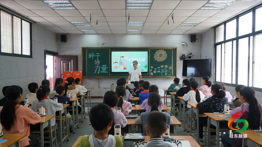 中国青基会携手平安集团到我县回访希望工程工作