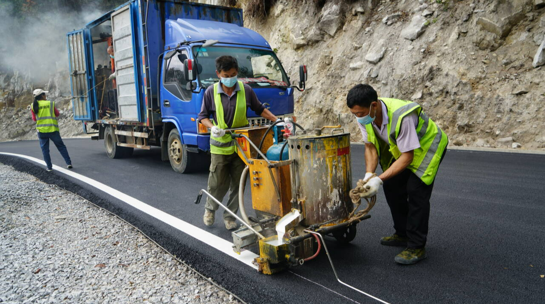 龙溪瀑布旅游公路：串起好风景 驶上振兴“快车道”