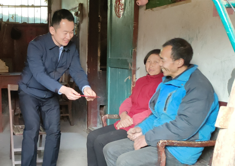 韩光深入桂东走访慰问困难残疾人