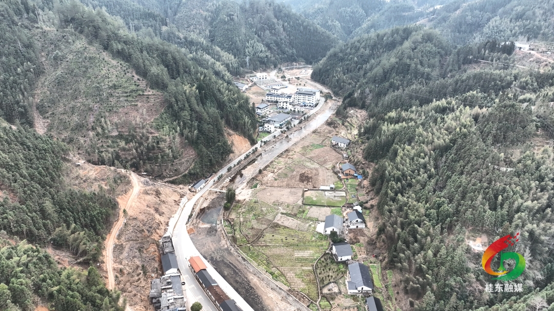 青山乡落实“三长制”见成效——灾后重建勇当先