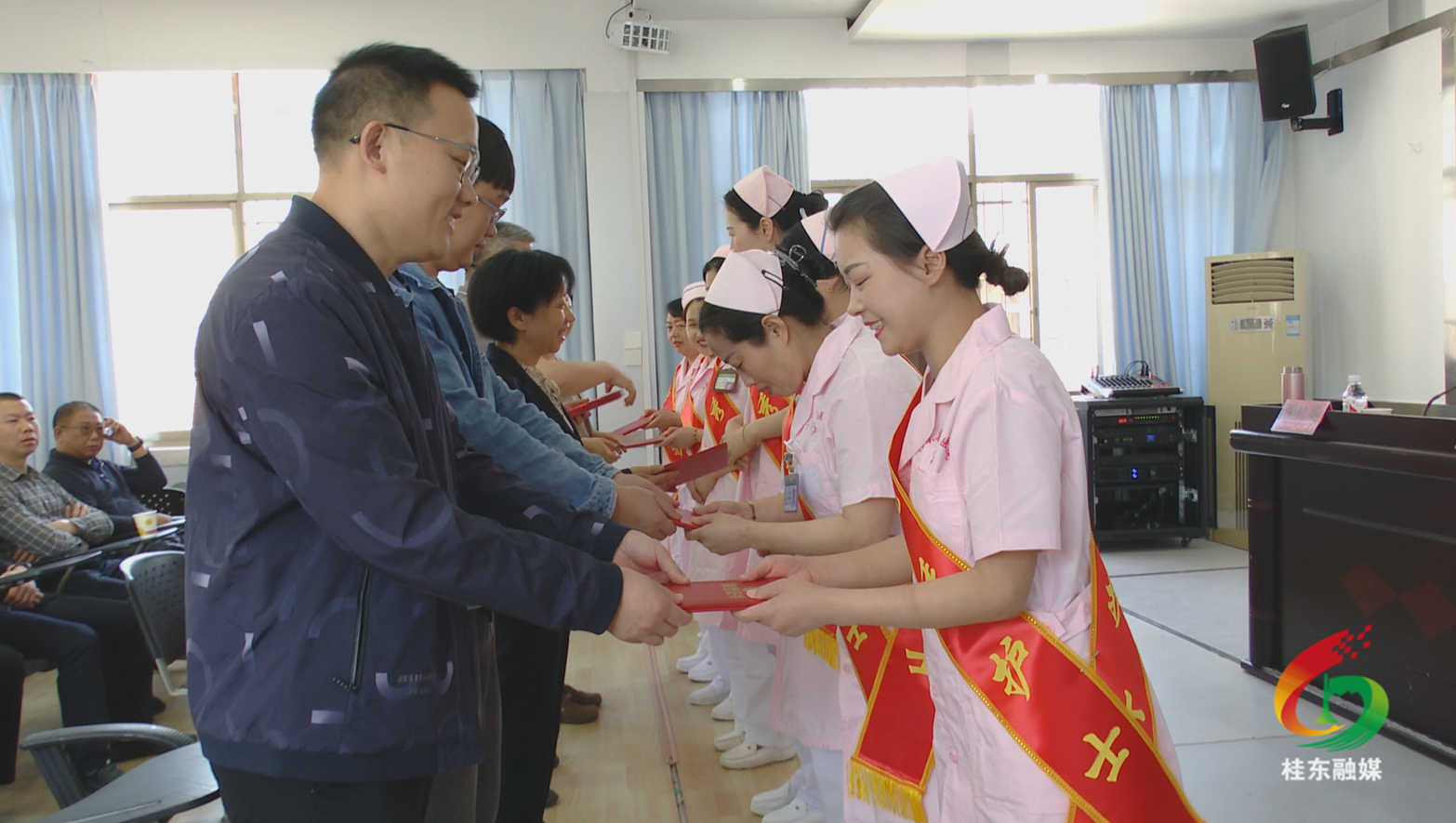 桂东县中医医院表彰7名优秀护士