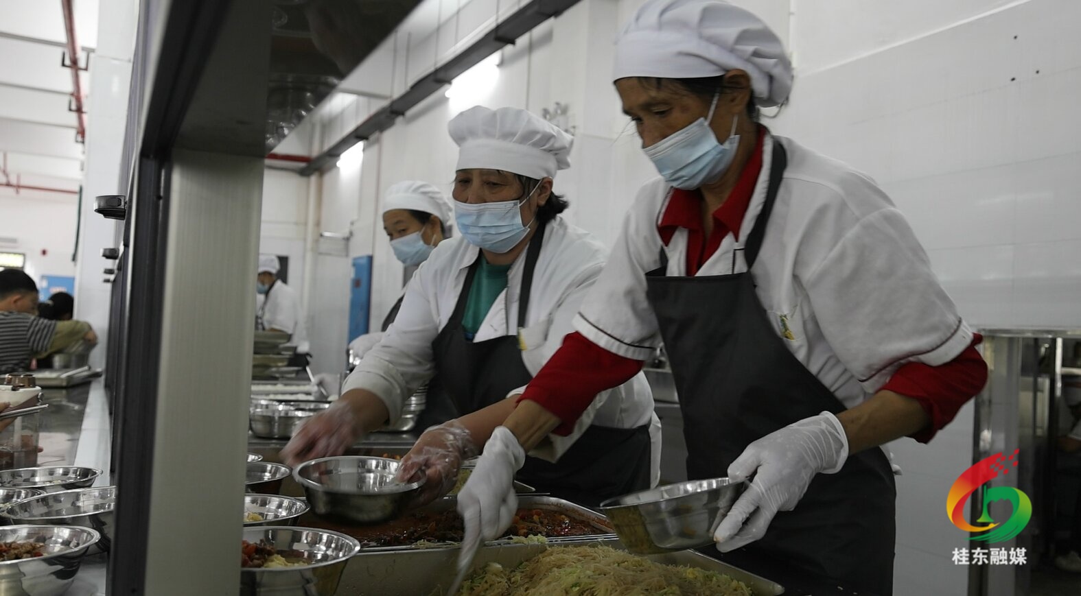 桂东：全链条管理护航校园餐 让学生吃得安心又营养