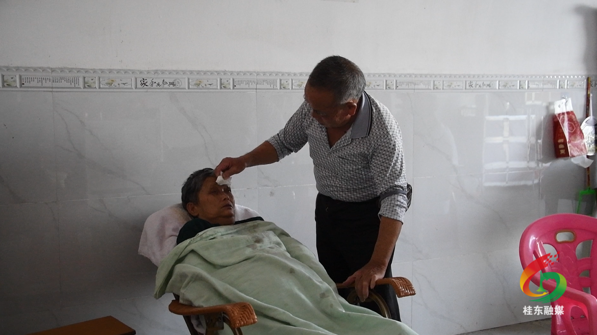 罗明开：四千个日夜坚守 用行动诠释“与子偕老”