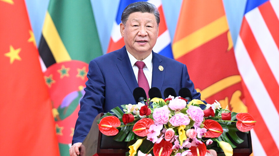 习近平出席全球妇女峰会开幕式并发表主旨讲话