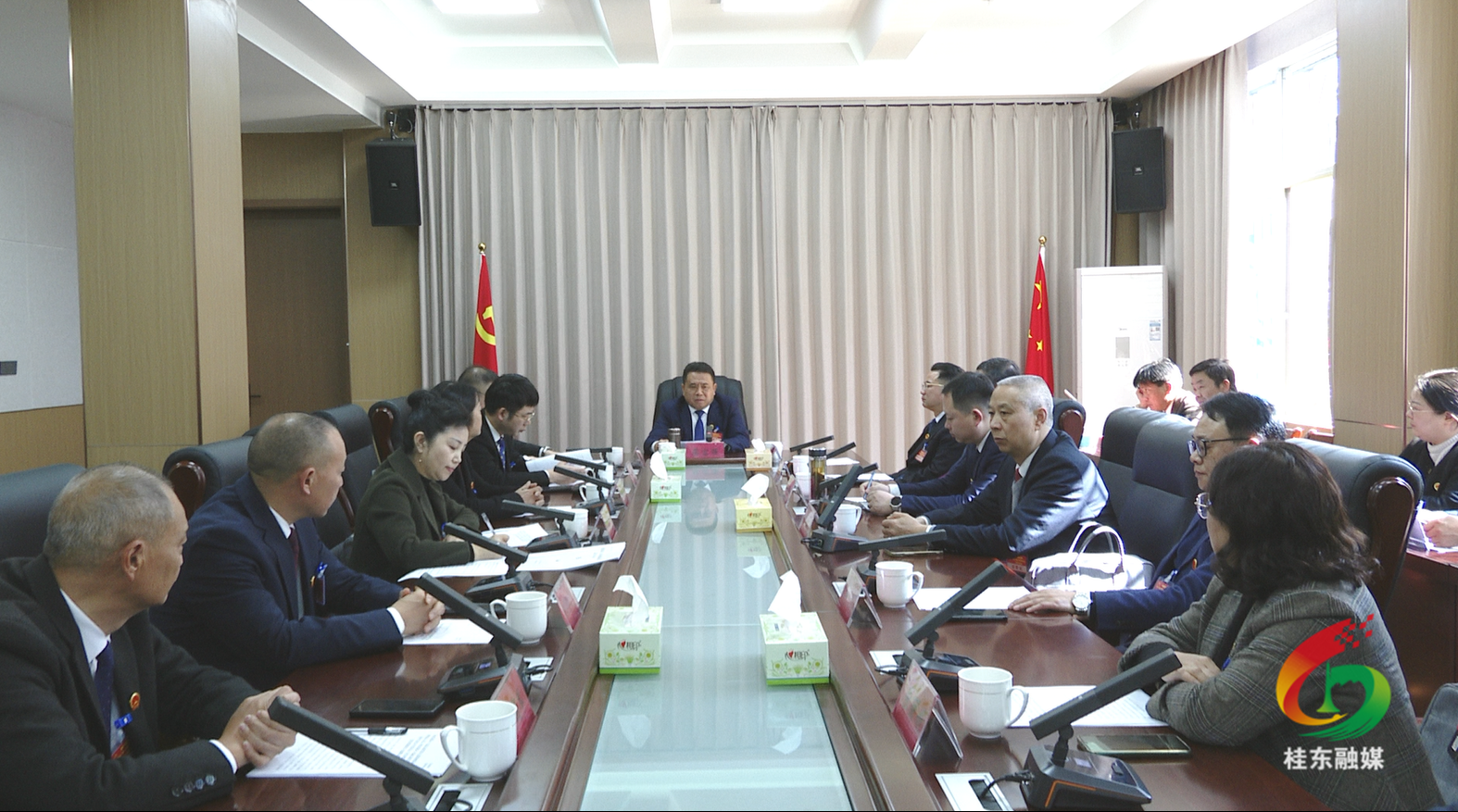 聚焦两会|县十六届人大五次会议召开主席团第二次会议