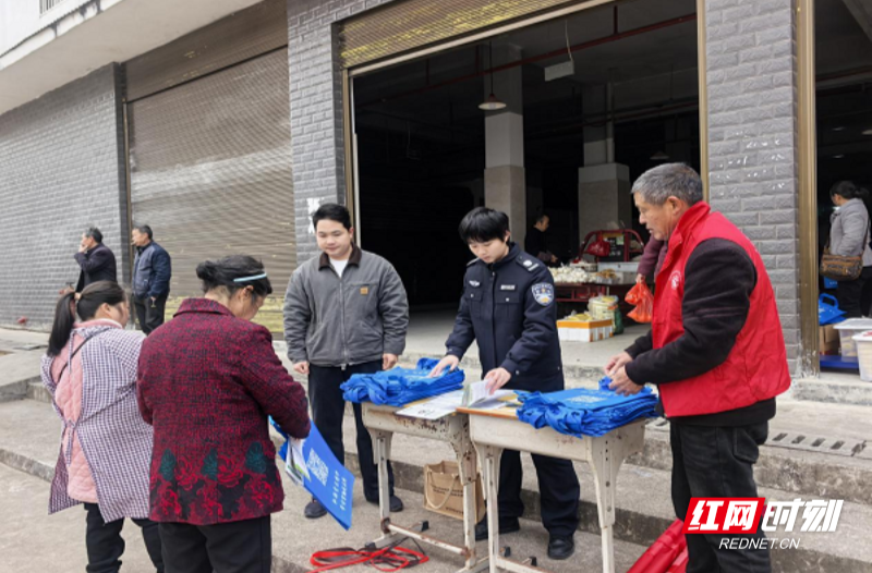 桂东县东洛乡开展法节日治宣传