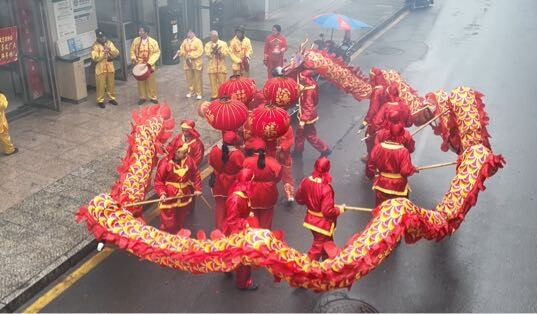 新春走基层|寨前镇：金龙登门送吉祥 民俗闹春暖人心