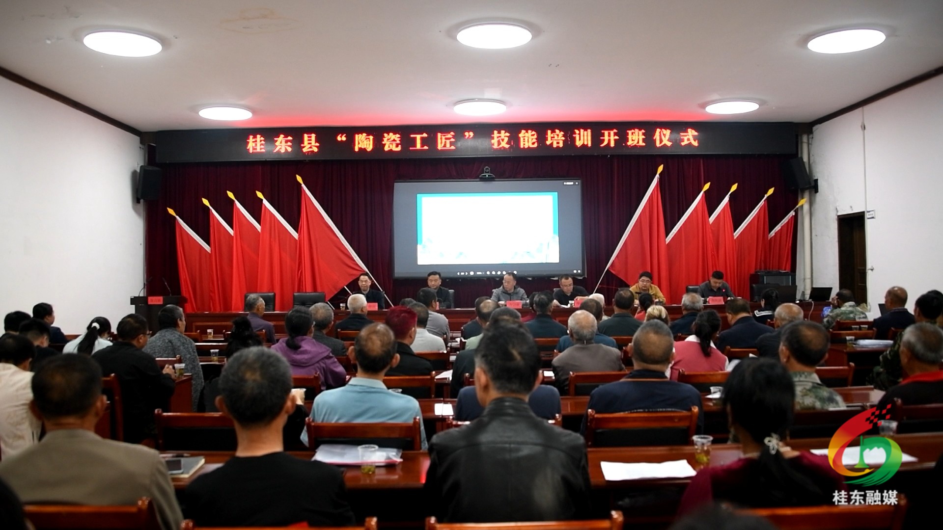 开局八好|县人社局：陶瓷工匠培训“送技上门”  赋能特色产业提质增效