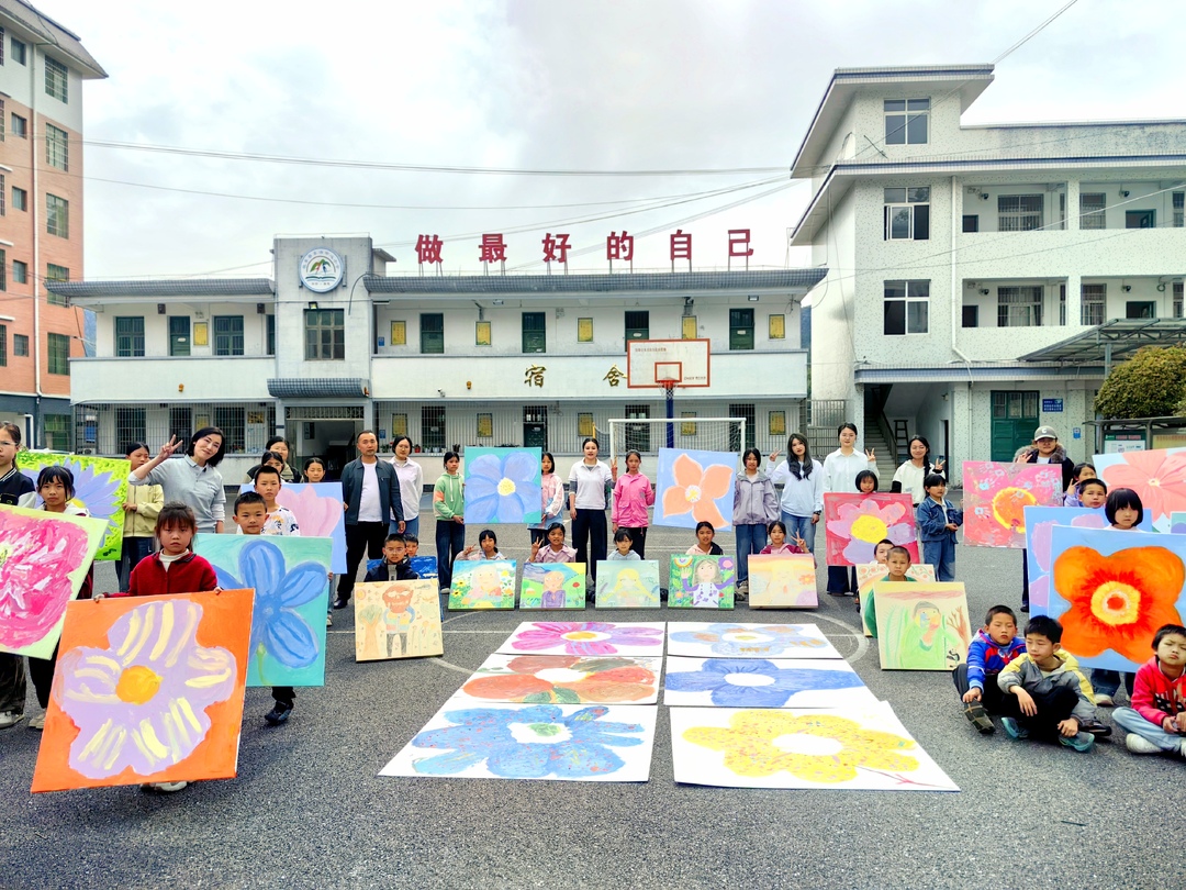东洛中心小学:美育进乡村 画笔绘春光