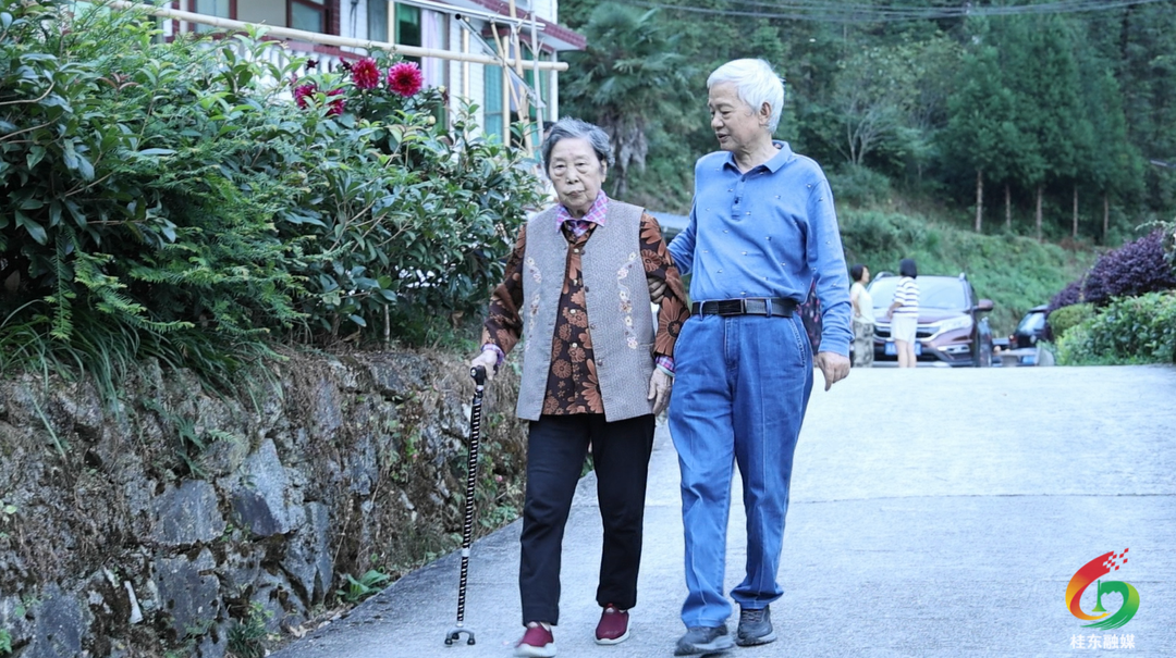 沤江镇羊社村：九旬老人组团避暑 乐享“长寿桂东”康养时光