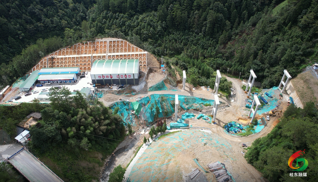 四都镇：护航桂新高速建设 铺就乡村振兴发展坦途